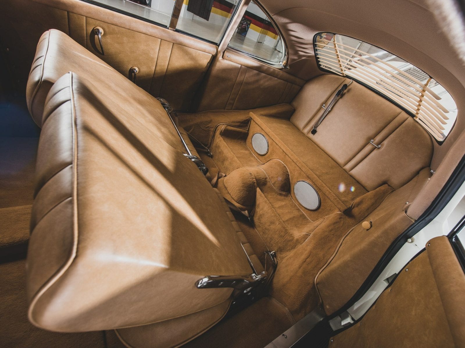 furgon-i-limuzin-porsche-356-iz-kollekcii-taj-ma-garage-ujdut-s-molotka-v-sentyabre-2019